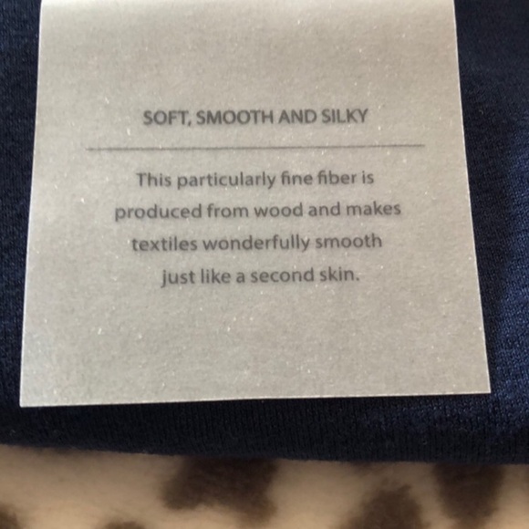 AVOCADO Seamless Capri Leggings in Blue Size M/L - Picture 9 of 13